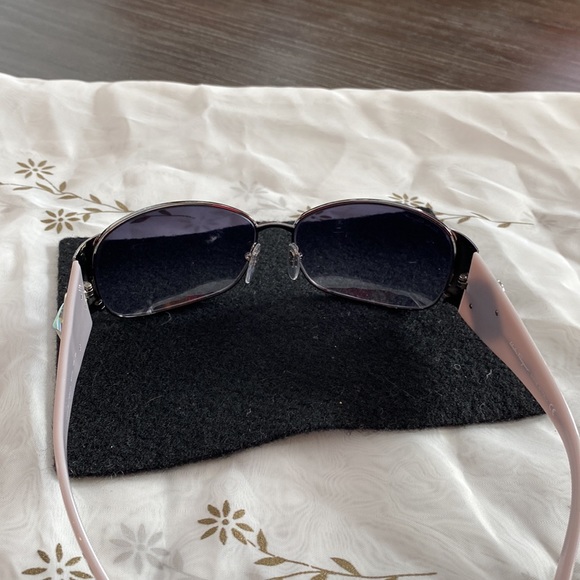 Ladies Salvatore Ferragamo, blinged up sunglasses in light mauve with black lens - Picture 3 of 12